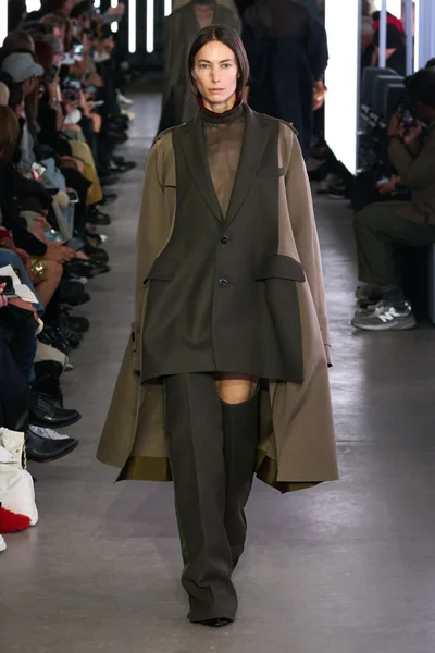 Look 24
